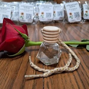 Unforgettable Scents Car Diffuser with Wooden Cap